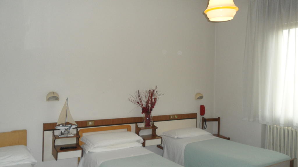 Autostop Duardi Hotel Бертиноро Екстериор снимка
