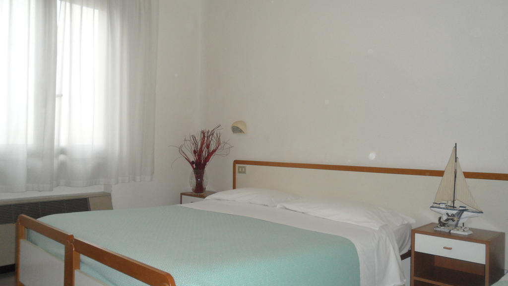 Autostop Duardi Hotel Бертиноро Стая снимка