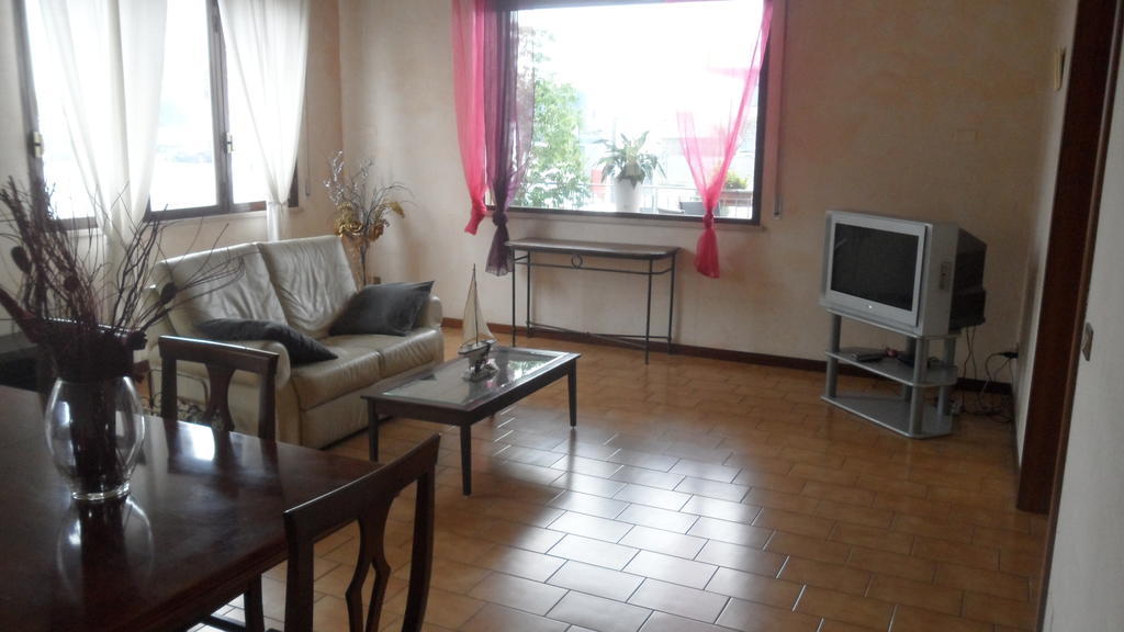 Autostop Duardi Hotel Бертиноро Екстериор снимка
