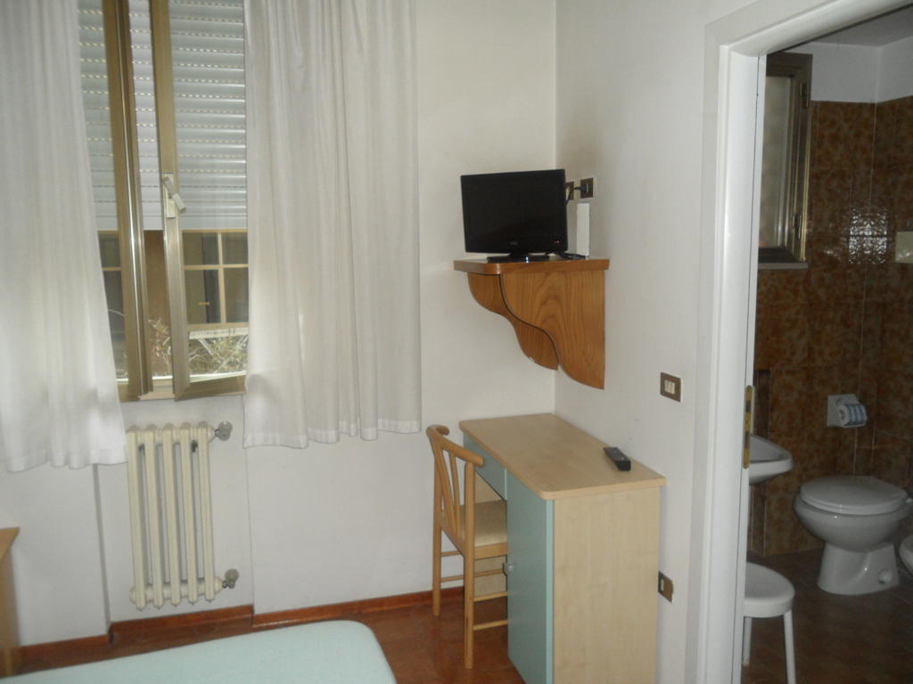 Autostop Duardi Hotel Бертиноро Екстериор снимка