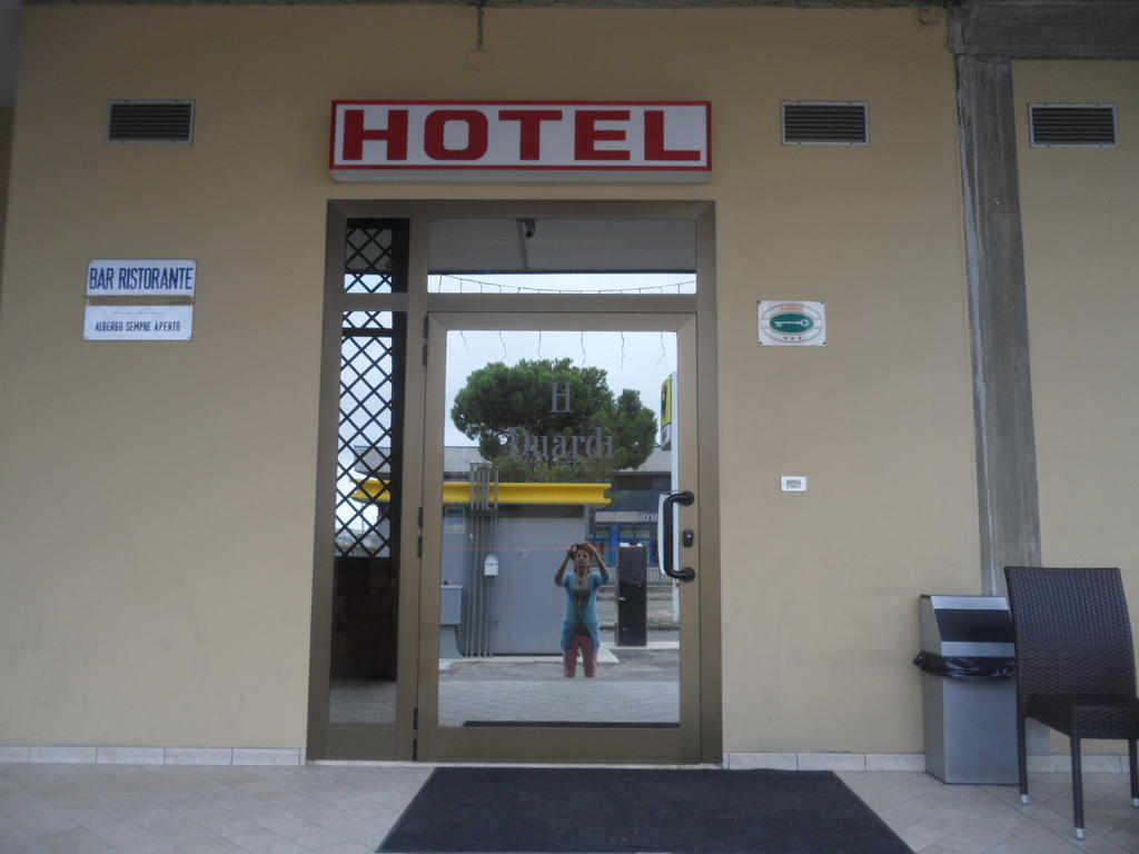 Autostop Duardi Hotel Бертиноро Екстериор снимка