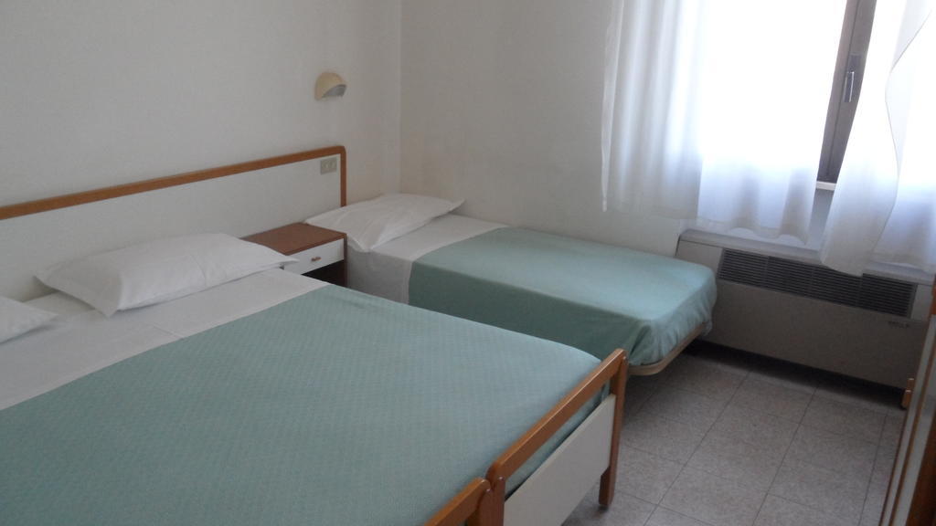 Autostop Duardi Hotel Бертиноро Стая снимка