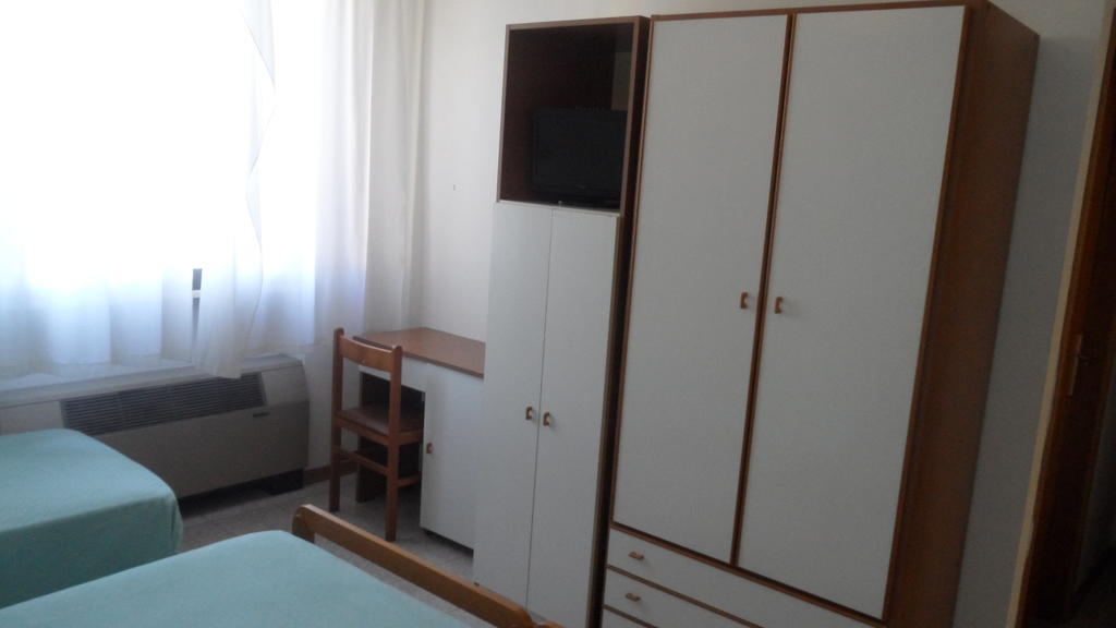 Autostop Duardi Hotel Бертиноро Стая снимка